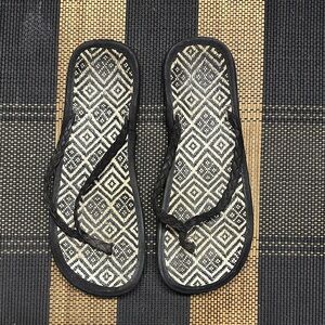 Black and White Geometric Flip Flops Size 10